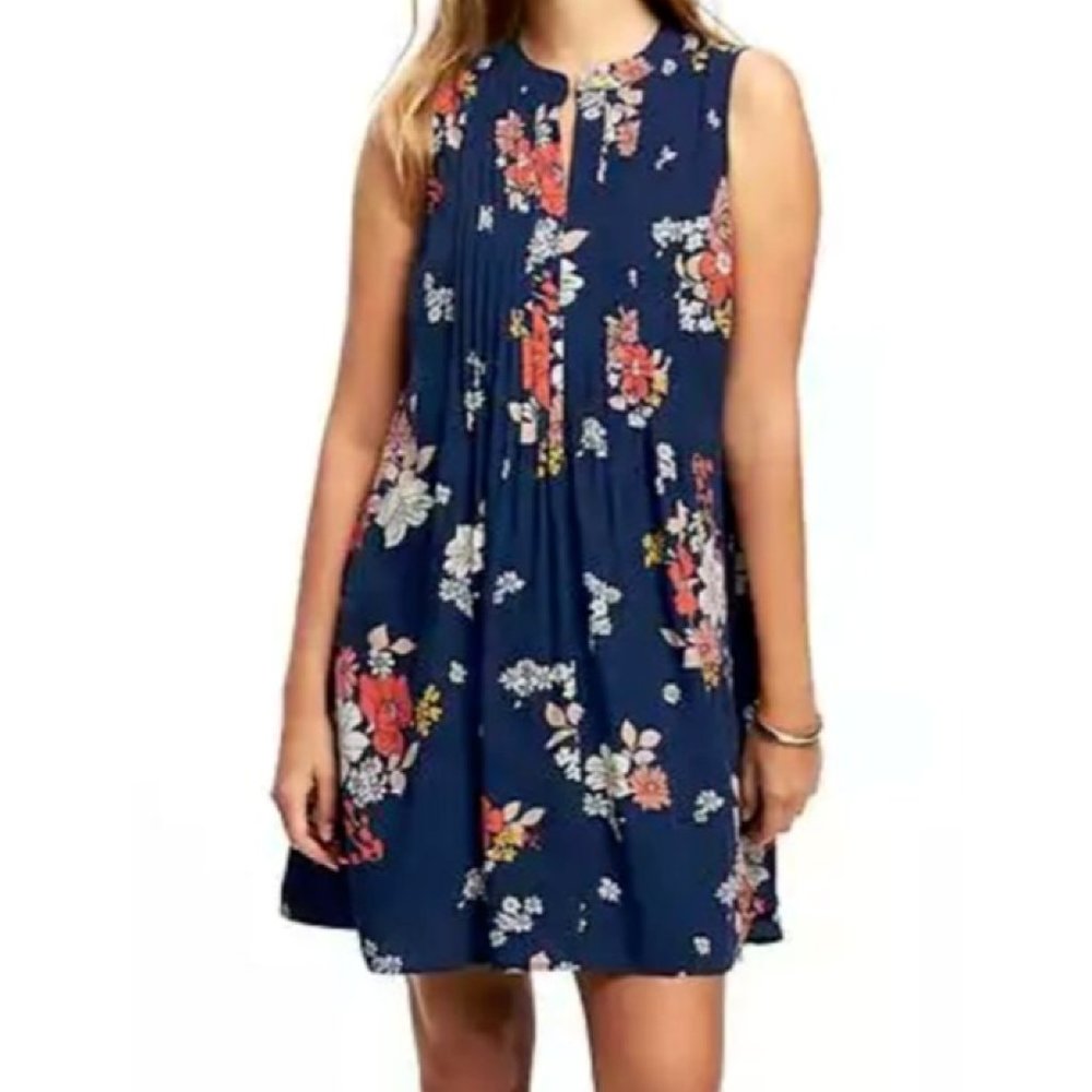 Old Navy floral pintuck swing dress • medium